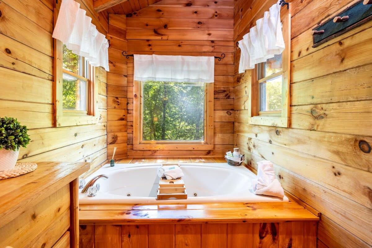 ピジョンフォージ Quaint & Secluded Near Dollywood With Bbq&Hot Tubヴィラ エクステリア 写真