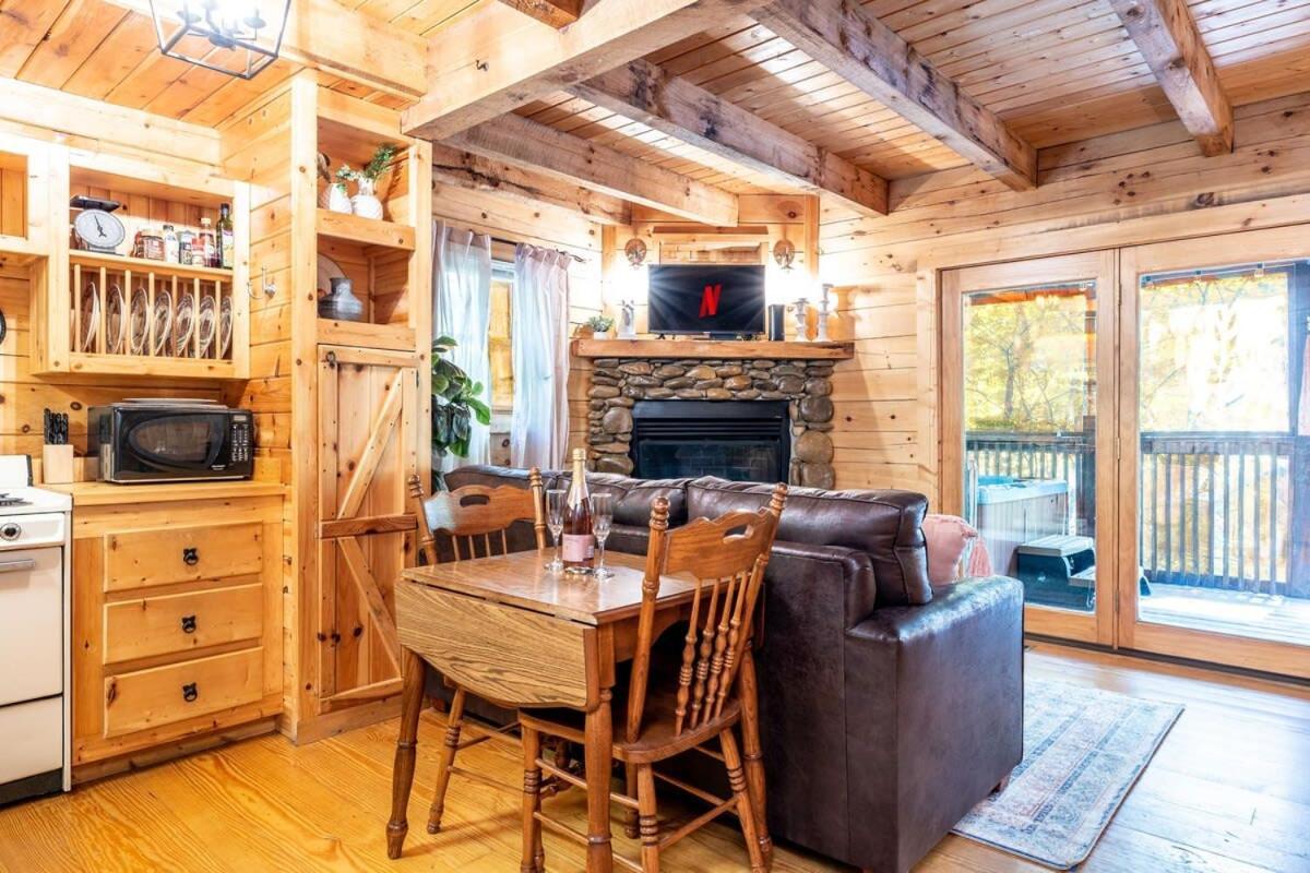 ピジョンフォージ Quaint & Secluded Near Dollywood With Bbq&Hot Tubヴィラ エクステリア 写真