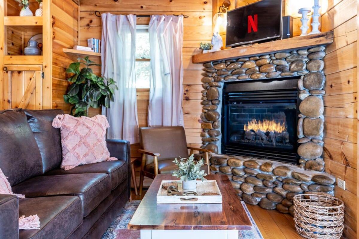 ピジョンフォージ Quaint & Secluded Near Dollywood With Bbq&Hot Tubヴィラ エクステリア 写真